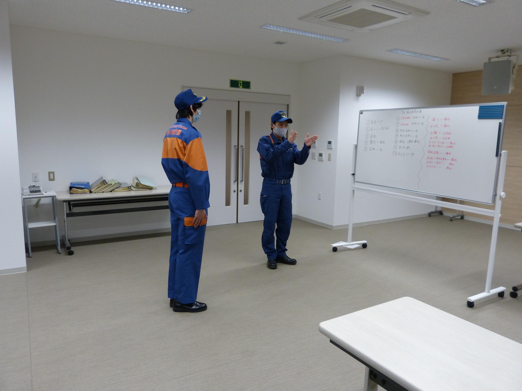 4月1日付で入団した団員が消防団員としてスタートするための基礎的な訓練を行いました。